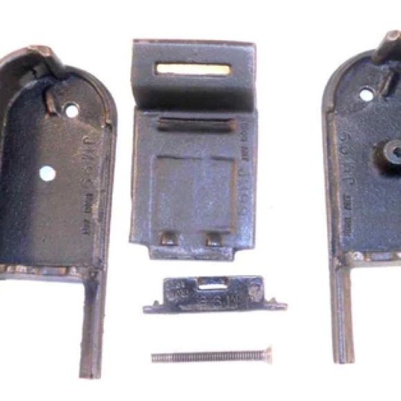 Vintage Cast Iron Still Bank Standing Mailbox JM99 Iron Art Coin Banks - Picture 2 of 3